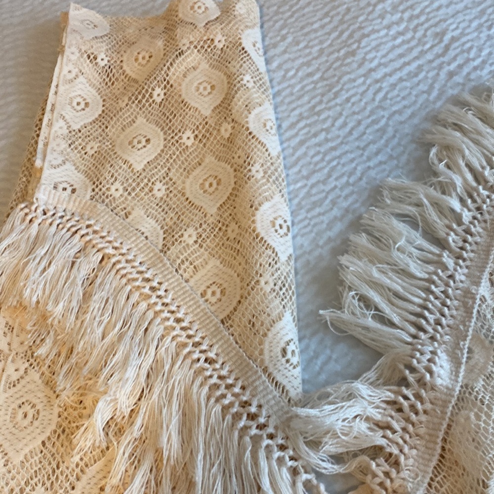 Pair cream lace curtains swag sides 64” x38” 2 valances 54”x 16” - Picture 6 of 6